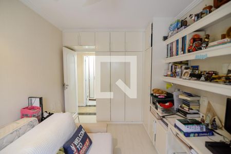 Apartamento à venda com 187m², 4 quartos e 3 vagasQuarto 2