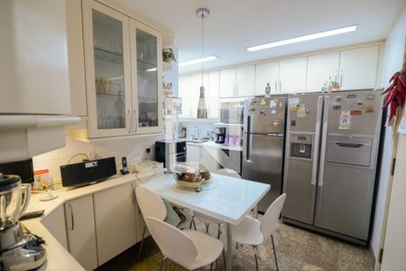 Apartamento à venda com 187m², 4 quartos e 3 vagasCozinha