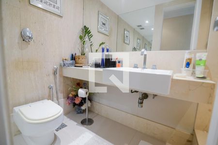 Apartamento à venda com 187m², 4 quartos e 3 vagasBanheiro Social