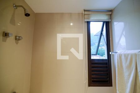 Apartamento à venda com 187m², 4 quartos e 3 vagasBanheiro da Suíte 2