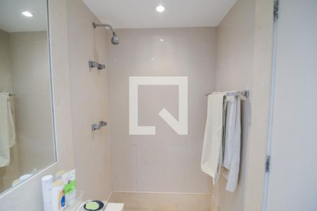 Apartamento à venda com 187m², 4 quartos e 3 vagasBanheiro Social