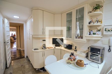 Apartamento à venda com 187m², 4 quartos e 3 vagasCozinha