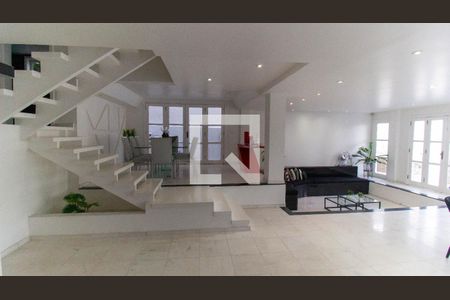 Sala de casa de condomínio para alugar com 5 quartos, 440m² em São Francisco, Niterói