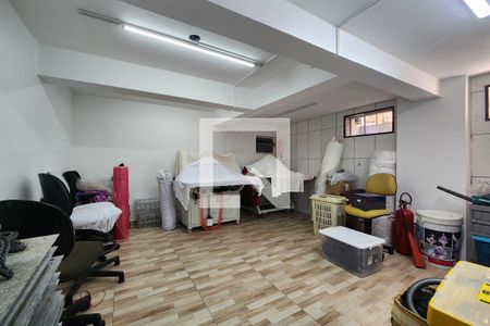 Casa à venda com 280m², 3 quartos e 4 vagas Casa à venda com 280m², 3 quartos e 4 vagasdepósito