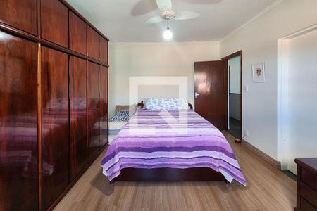 Casa à venda com 280m², 3 quartos e 4 vagas Casa à venda com 280m², 3 quartos e 4 vagasQuarto 3