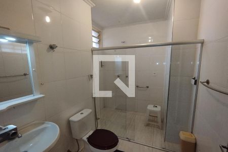 Casa para alugar com 218m², 3 quartos e 2 vagas Casa para alugar com 218m², 3 quartos e 2 vagasBanheiro da Suíte
