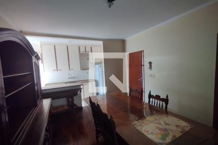 Casa para alugar com 218m², 3 quartos e 2 vagas Casa para alugar com 218m², 3 quartos e 2 vagasSala