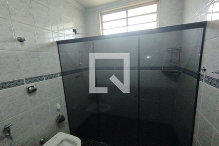 Casa para alugar com 218m², 3 quartos e 2 vagas Casa para alugar com 218m², 3 quartos e 2 vagasBanheiro Social