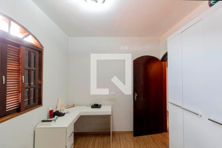 Casa à venda com 200m², 4 quartos e 2 vagasQuarto 2