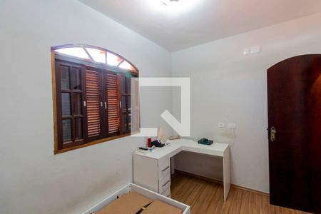 Casa à venda com 200m², 4 quartos e 2 vagasQuarto 2