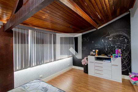 Casa à venda com 200m², 4 quartos e 2 vagasSuíte