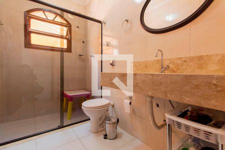 Casa à venda com 200m², 4 quartos e 2 vagasBanheiro 2