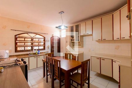 Casa à venda com 200m², 4 quartos e 2 vagasCozinha