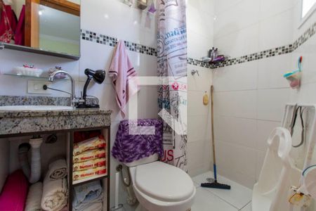 Casa à venda com 110m², 4 quartos e 2 vagas Casa à venda com 110m², 4 quartos e 2 vagasBanheiro Suíte