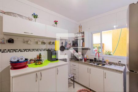 Casa à venda com 110m², 4 quartos e 2 vagas Casa à venda com 110m², 4 quartos e 2 vagasCozinha