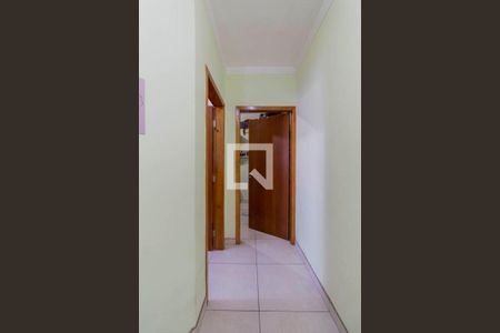 Casa à venda com 110m², 4 quartos e 2 vagas Casa à venda com 110m², 4 quartos e 2 vagasCorredor