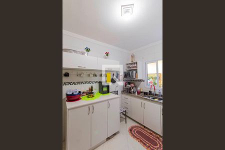 Casa à venda com 110m², 4 quartos e 2 vagas Casa à venda com 110m², 4 quartos e 2 vagasCozinha