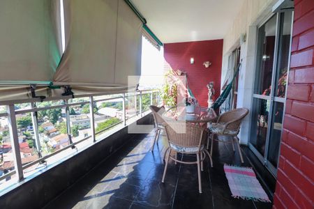 Apartamento para alugar com 126m², 3 quartos e 2 vagas Apartamento para alugar com 126m², 3 quartos e 2 vagasVaranda