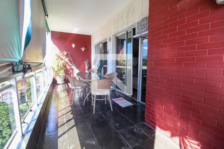 Apartamento para alugar com 126m², 3 quartos e 2 vagas Apartamento para alugar com 126m², 3 quartos e 2 vagasVaranda