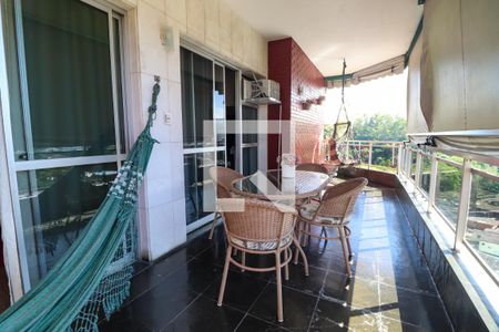 Apartamento para alugar com 126m², 3 quartos e 2 vagas Apartamento para alugar com 126m², 3 quartos e 2 vagasVaranda