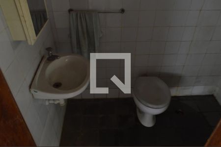 Casa à venda com 600m², 3 quartos e 3 vagasBanheiro de serviço