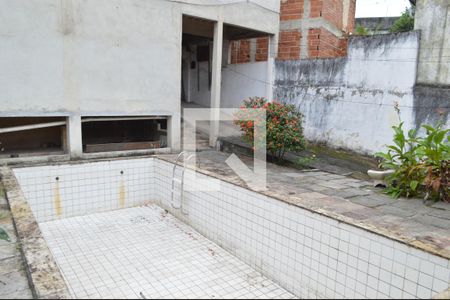 Casa à venda com 600m², 3 quartos e 3 vagasPiscina