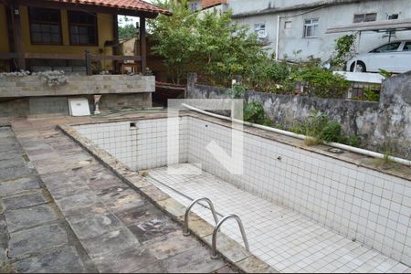 Casa à venda com 600m², 3 quartos e 3 vagasPiscina