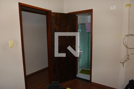 Casa à venda com 290m², 4 quartos e 2 vagasSuíte 2