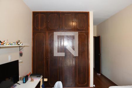 Casa à venda com 290m², 4 quartos e 2 vagasSuíte 1