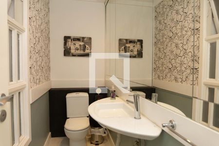 Casa à venda com 485m², 5 quartos e 3 vagasLavabo 2 1° andar