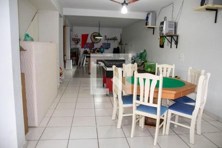 Casa para alugar com 264m², 3 quartos e 4 vagas Casa para alugar com 264m², 3 quartos e 4 vagasSalão