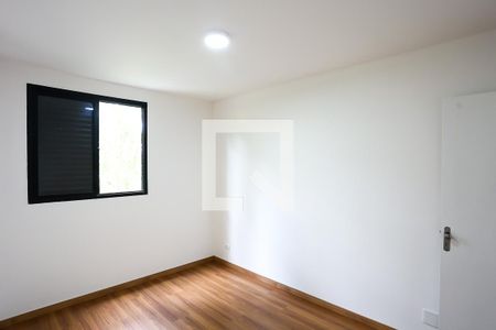 Quarto 1 de apartamento à venda com 2 quartos, 58m² em Jardim Morro Verde, São Paulo