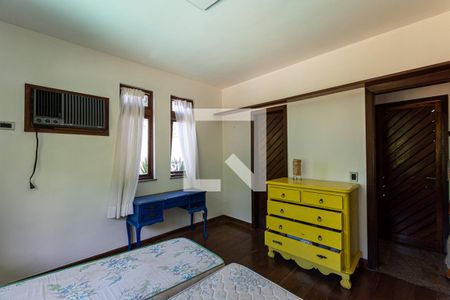 Quarto 2 de casa de condomínio à venda com 5 quartos, 600m² em São Francisco, Niterói