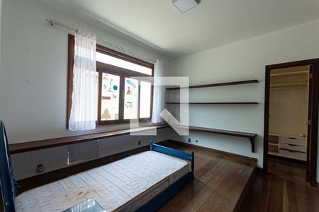 Casa de condomínio à venda com 600m², 5 quartos e 4 vagasQuarto 4