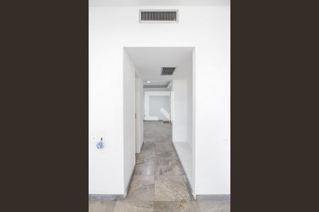 Corredor de kitnet/studio para alugar com 1 quarto, 45m² em Centro, Rio de Janeiro