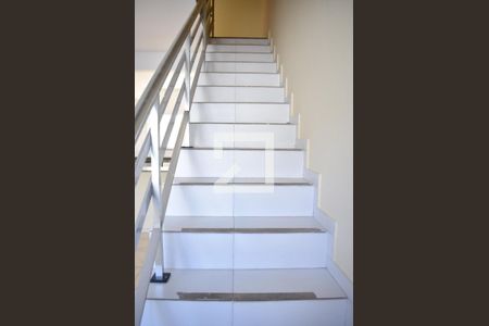 Escada de casa para alugar com 2 quartos, 92m² em Campo Grande, Rio de Janeiro