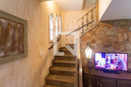 Casa para alugar com 180m², 3 quartos e 2 vagasEscada