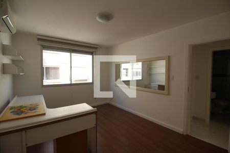 Quarto 1 de apartamento à venda com 2 quartos, 75m² em São João, Porto Alegre