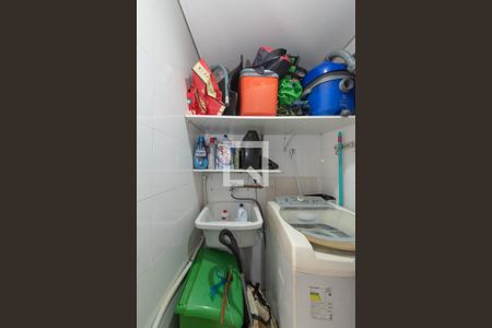 Casa à venda com 300m², 3 quartos e 3 vagas Casa à venda com 300m², 3 quartos e 3 vagasLavanderia