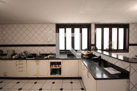 Casa à venda com 640m², 4 quartos e 4 vagasCozinha