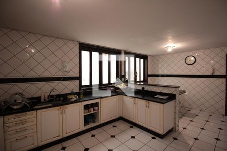 Casa à venda com 640m², 4 quartos e 4 vagasCozinha