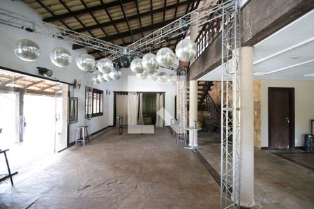 Sala de casa à venda com 4 quartos, 640m² em Trevo, Belo Horizonte