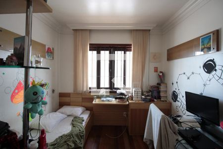 Casa à venda com 640m², 4 quartos e 4 vagasQuarto 2