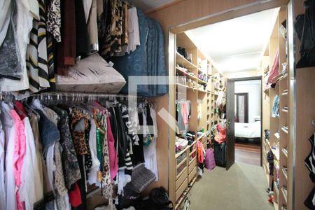 Casa à venda com 640m², 4 quartos e 4 vagasCloset da Suite Master