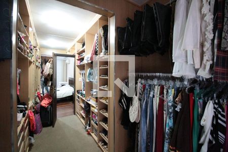 Casa à venda com 640m², 4 quartos e 4 vagasCloset da Suite Master