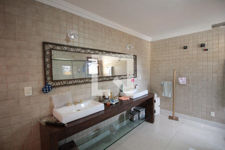 Casa à venda com 640m², 4 quartos e 4 vagasBanheiro da Suite Master