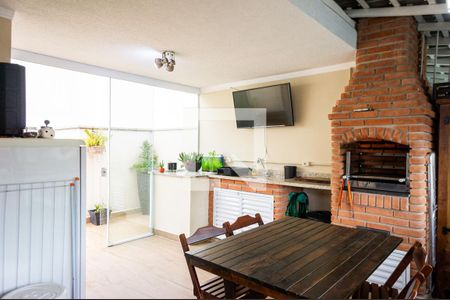 Casa de condomínio à venda com 120m², 3 quartos e 2 vagas Casa de condomínio à venda com 120m², 3 quartos e 2 vagasTerraço