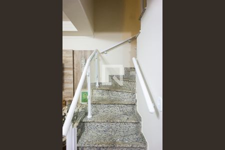 Escada de casa de condomínio à venda com 3 quartos, 120m² em Chácara Califórnia, São Paulo