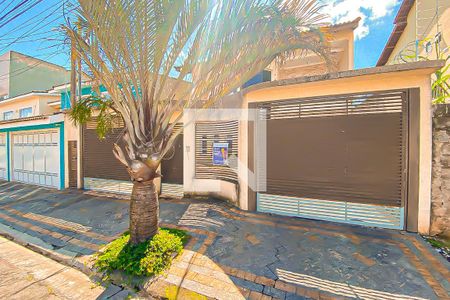 Casa à venda com 267m², 3 quartos e 4 vagasFachada da casa