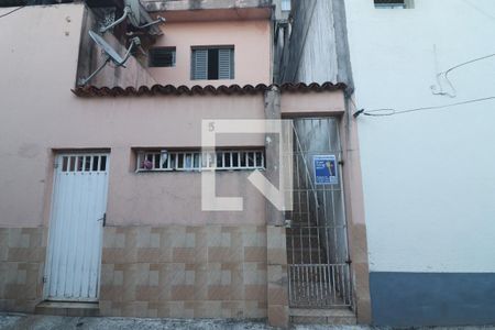 Apartamento para alugar com 70m², 2 quartos e sem vagaFachada